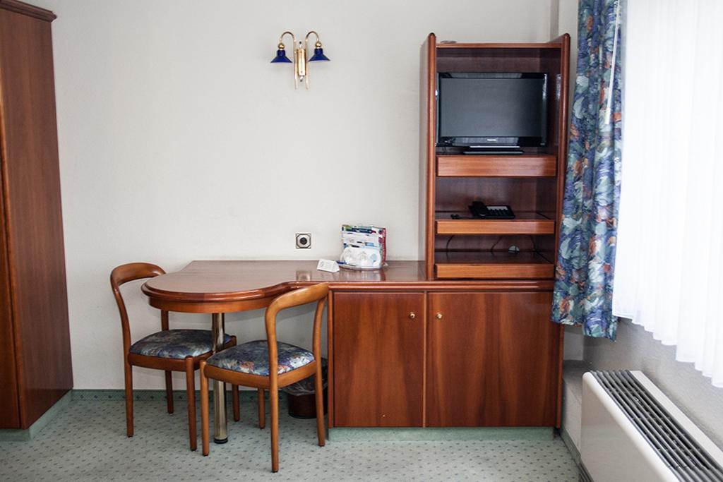 Hotel La Vigie & Ristorante Belvedere Duisburg Szoba fotó