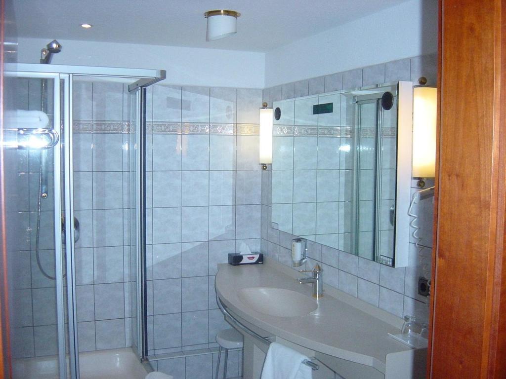 Hotel La Vigie & Ristorante Belvedere Duisburg Szoba fotó