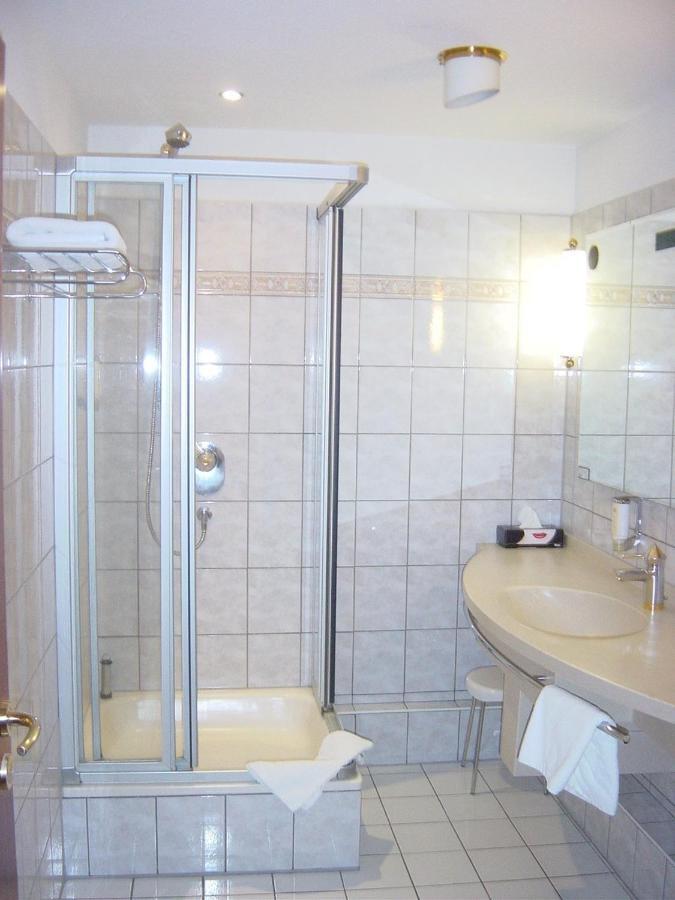 Hotel La Vigie & Ristorante Belvedere Duisburg Szoba fotó
